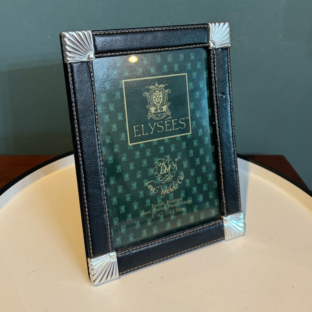 Elysees Loui Michel Cie Black Leather 5”x7”Frame